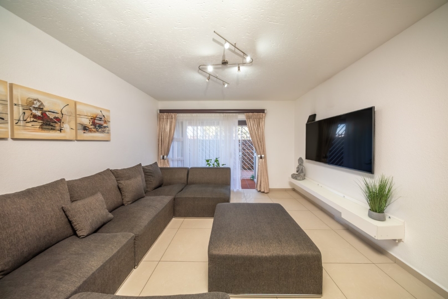  Bedroom Property for Sale in Wannenburghoogte Gauteng