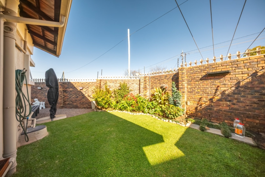  Bedroom Property for Sale in Wannenburghoogte Gauteng