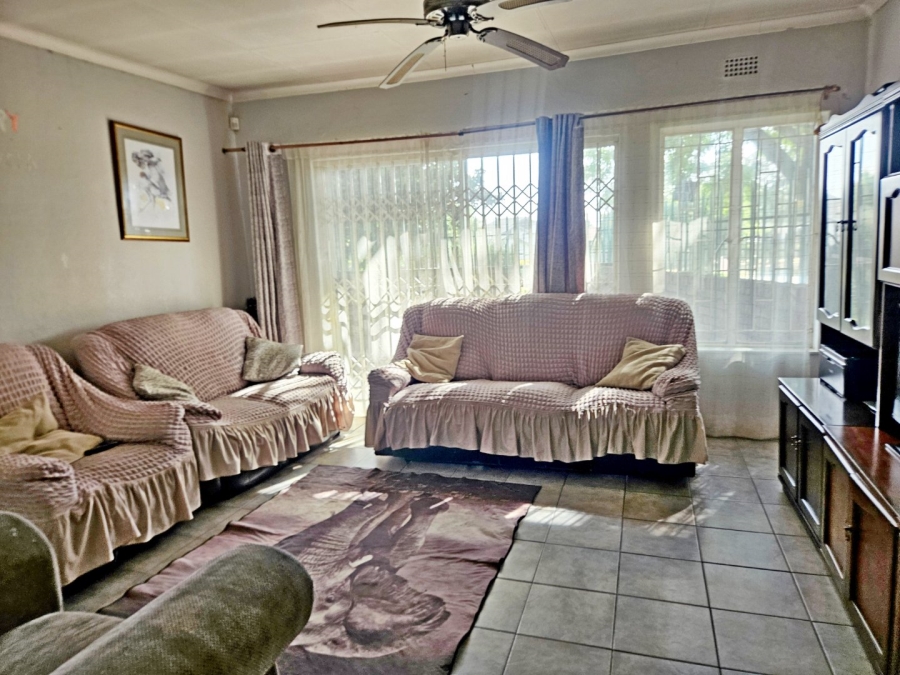 3 Bedroom Property for Sale in Birchleigh North Gauteng