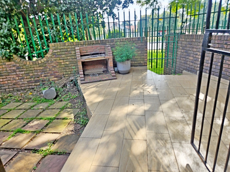 3 Bedroom Property for Sale in Birchleigh North Gauteng