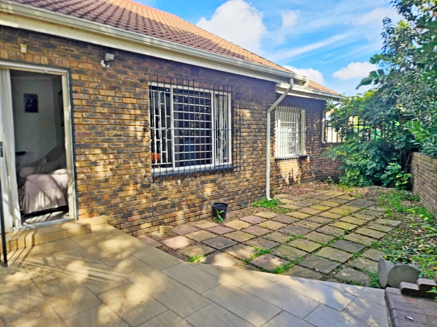 3 Bedroom Property for Sale in Birchleigh North Gauteng