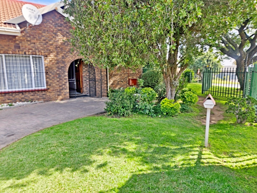 3 Bedroom Property for Sale in Birchleigh North Gauteng