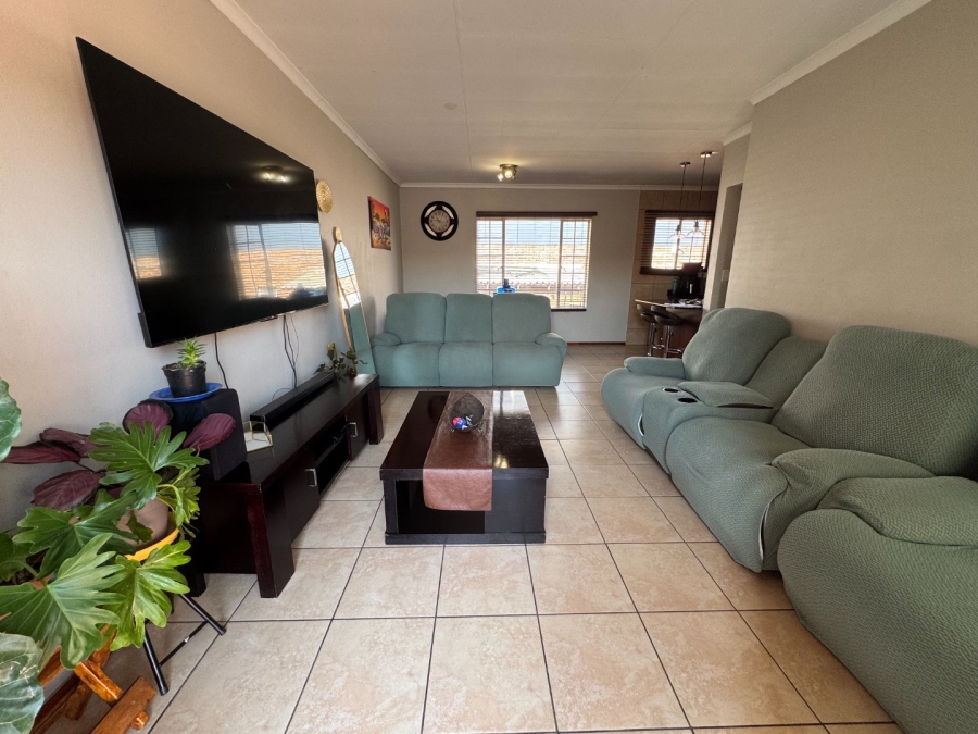3 Bedroom Property for Sale in Glen Marais Gauteng