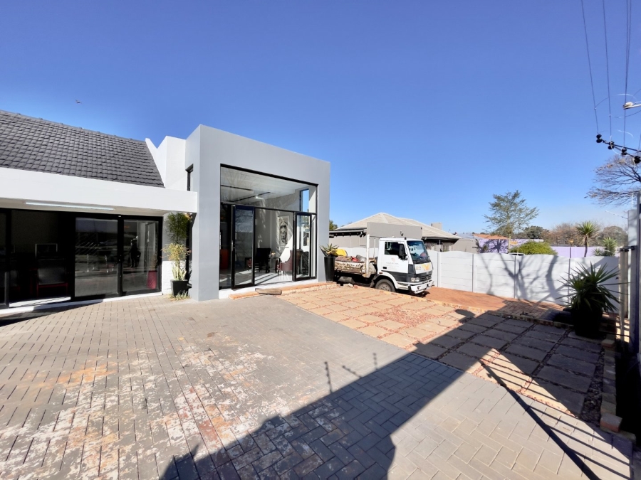To Let Commercial Property for Rent in Parkdene Gauteng