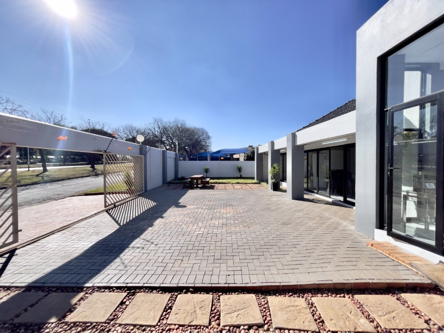 To Let Commercial Property for Rent in Parkdene Gauteng