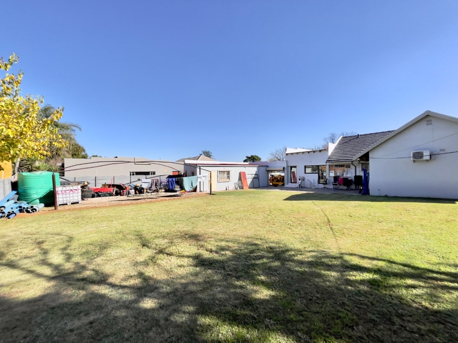 To Let Commercial Property for Rent in Parkdene Gauteng