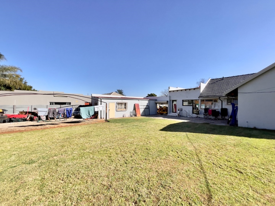 To Let Commercial Property for Rent in Parkdene Gauteng