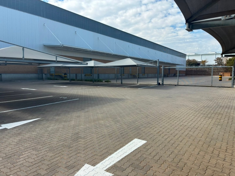 To Let Commercial Property for Rent in Gosforth Park Gauteng