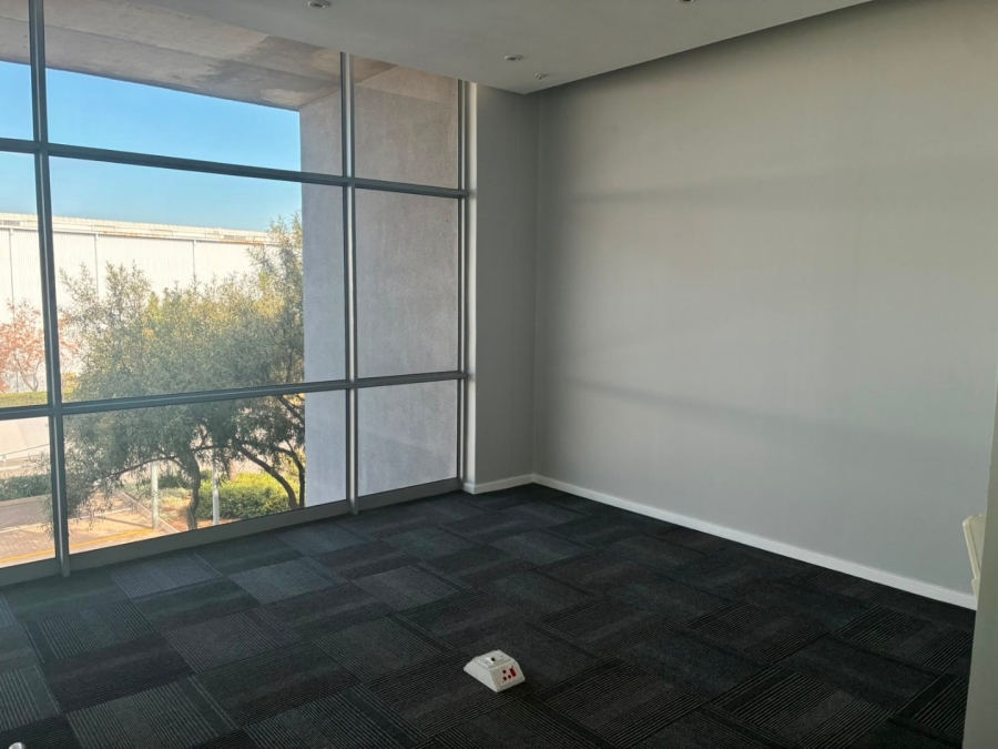 To Let Commercial Property for Rent in Gosforth Park Gauteng