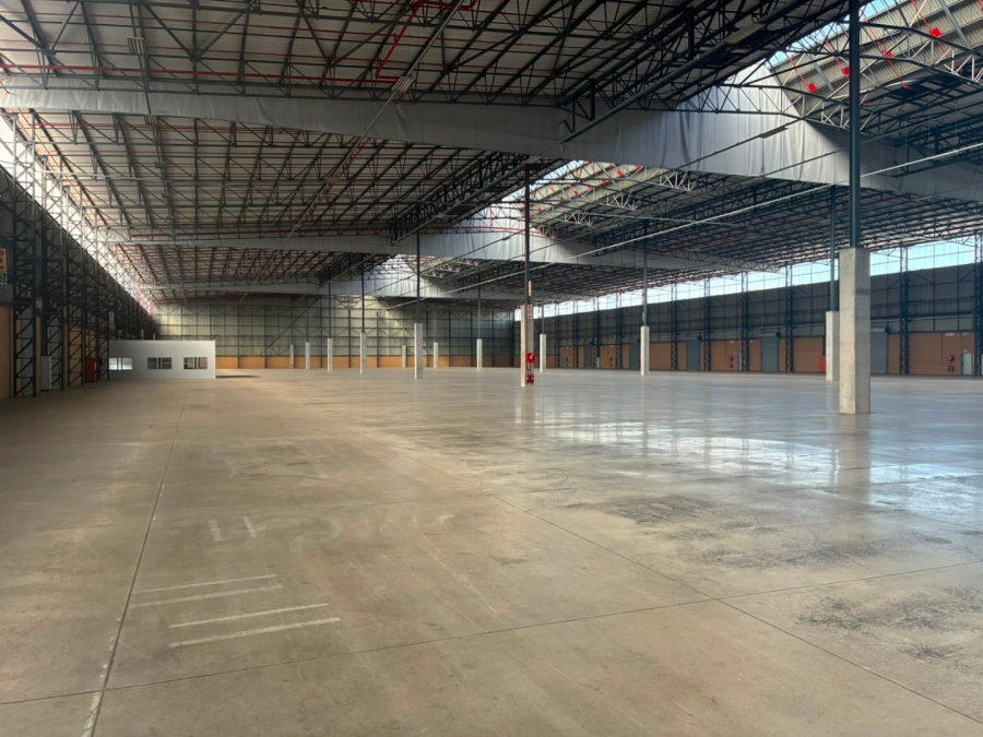 To Let Commercial Property for Rent in Gosforth Park Gauteng