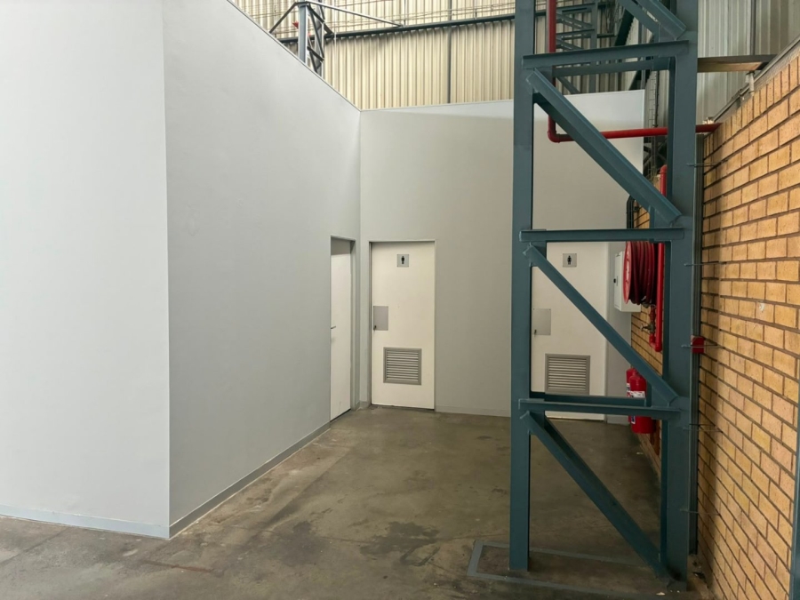To Let Commercial Property for Rent in Gosforth Park Gauteng
