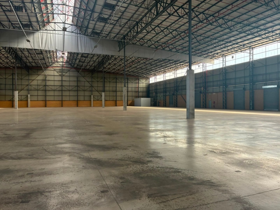 To Let Commercial Property for Rent in Gosforth Park Gauteng