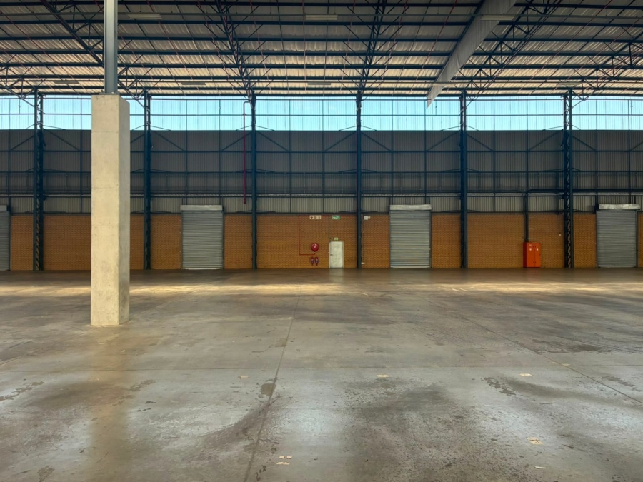 To Let Commercial Property for Rent in Gosforth Park Gauteng