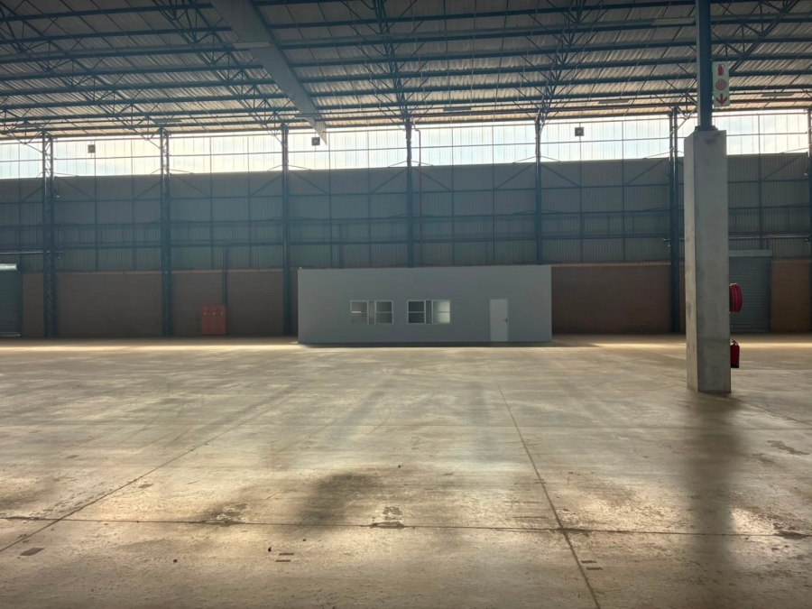 To Let Commercial Property for Rent in Gosforth Park Gauteng