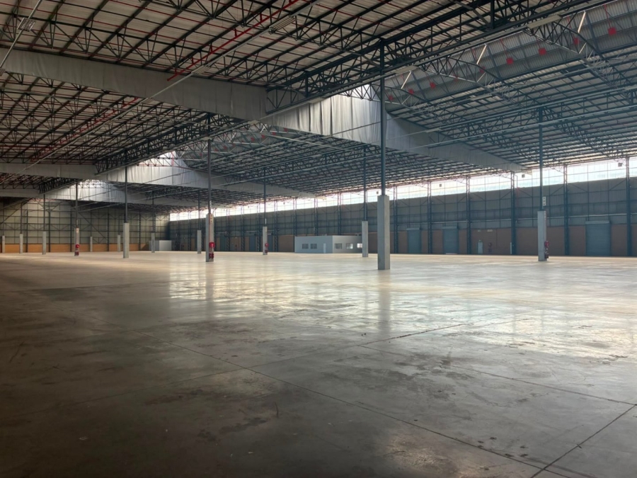 To Let Commercial Property for Rent in Gosforth Park Gauteng