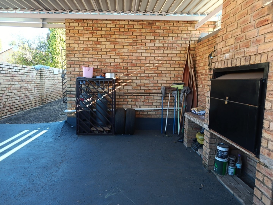 3 Bedroom Property for Sale in Heuwelsig Estate Gauteng