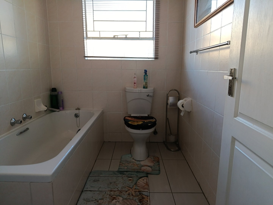 3 Bedroom Property for Sale in Heuwelsig Estate Gauteng