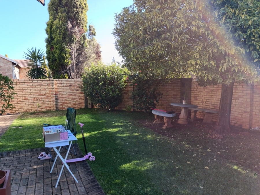 3 Bedroom Property for Sale in Heuwelsig Estate Gauteng