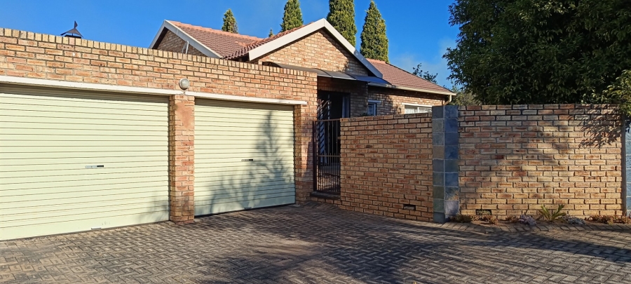 3 Bedroom Property for Sale in Heuwelsig Estate Gauteng