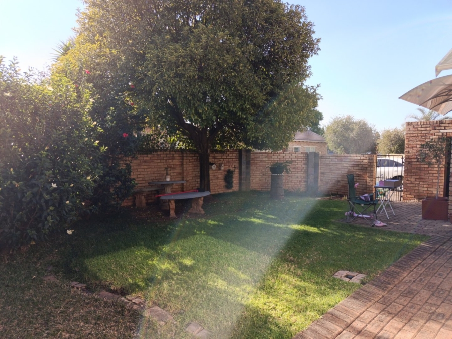 3 Bedroom Property for Sale in Heuwelsig Estate Gauteng