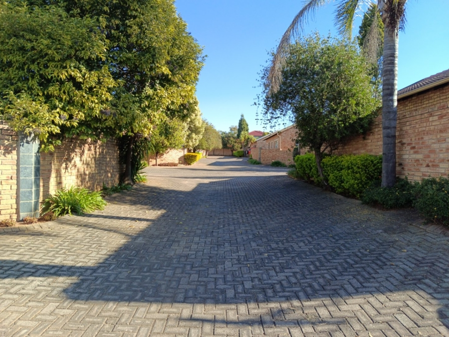 3 Bedroom Property for Sale in Heuwelsig Estate Gauteng