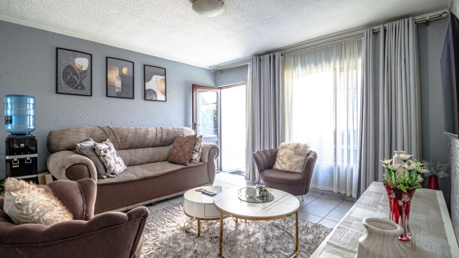 2 Bedroom Property for Sale in Marais Steyn Park Gauteng