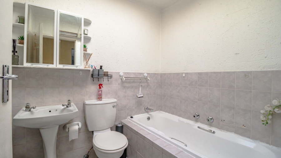 2 Bedroom Property for Sale in Marais Steyn Park Gauteng