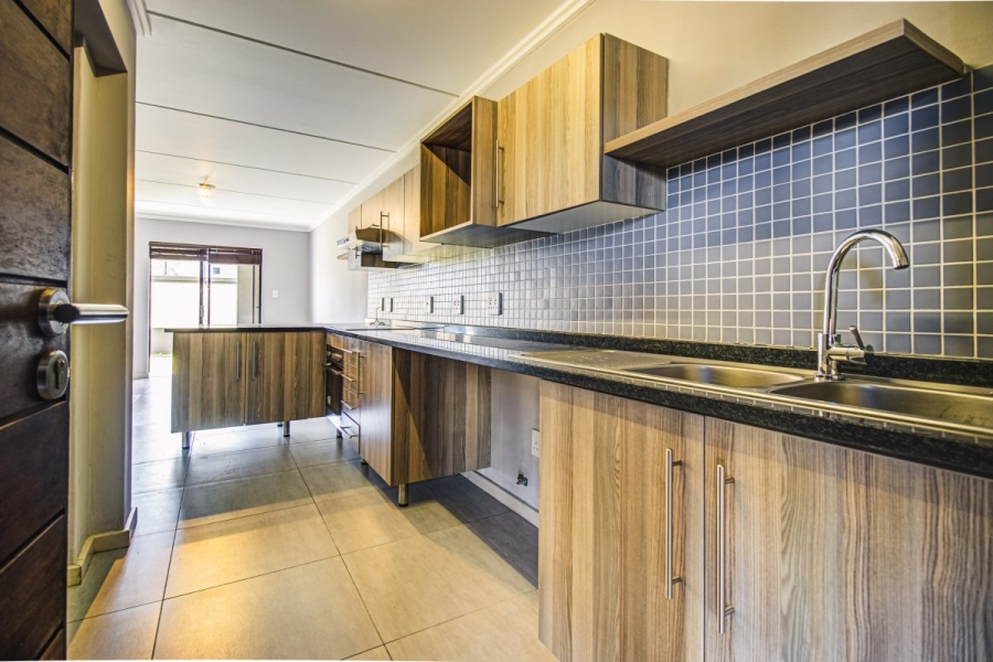2 Bedroom Property for Sale in Sebenza Gauteng