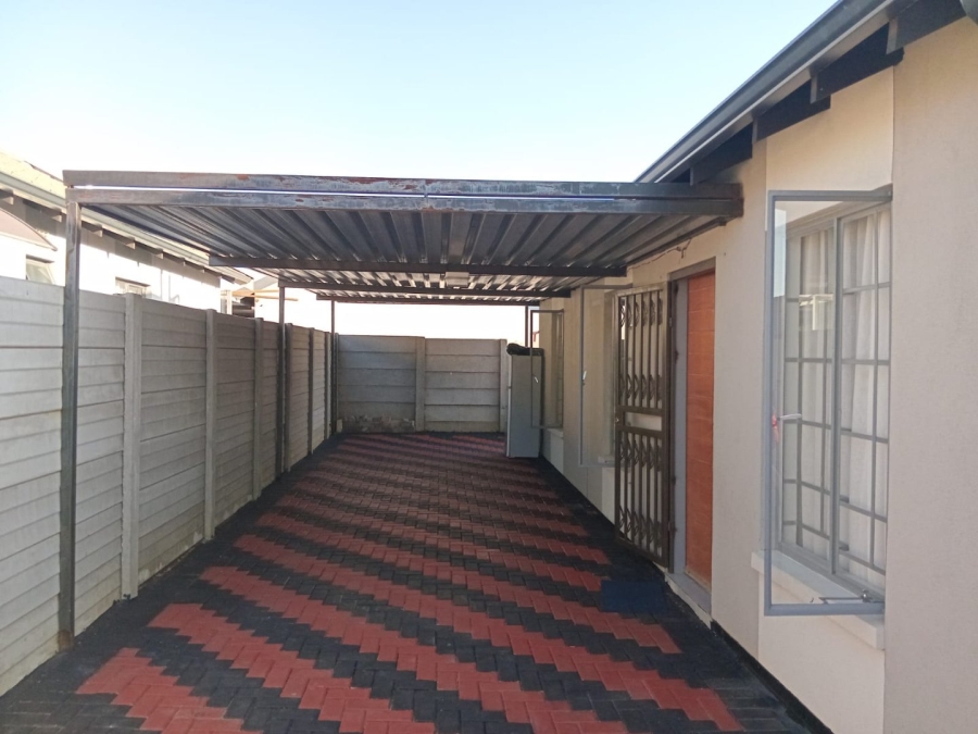 3 Bedroom Property for Sale in Sky City Gauteng