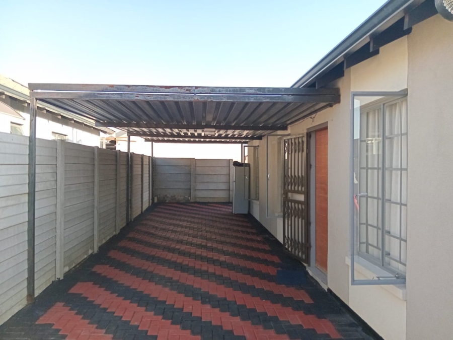3 Bedroom Property for Sale in Sky City Gauteng