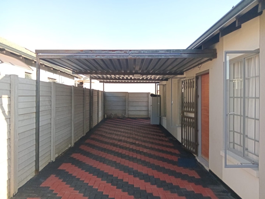 3 Bedroom Property for Sale in Sky City Gauteng