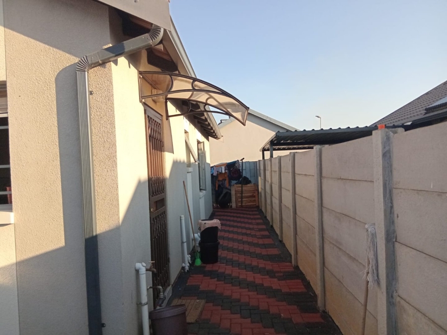 3 Bedroom Property for Sale in Sky City Gauteng