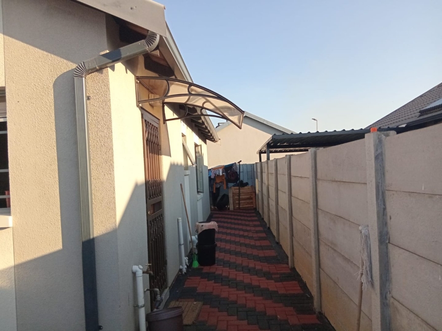 3 Bedroom Property for Sale in Sky City Gauteng
