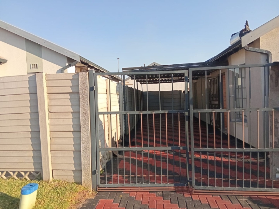 3 Bedroom Property for Sale in Sky City Gauteng