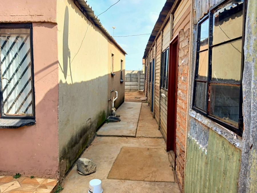  Bedroom Property for Sale in Bluegum View Gauteng