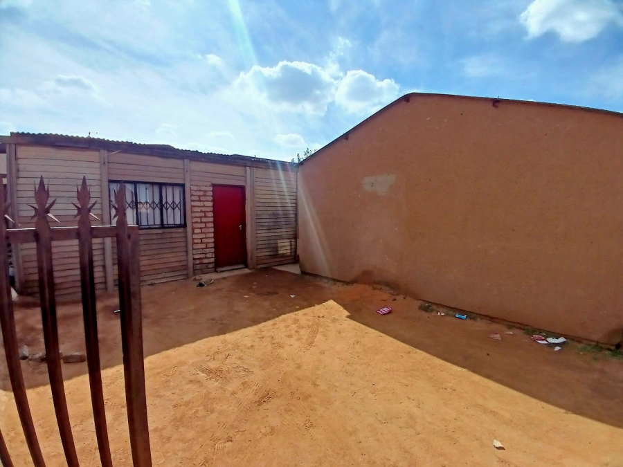  Bedroom Property for Sale in Bluegum View Gauteng