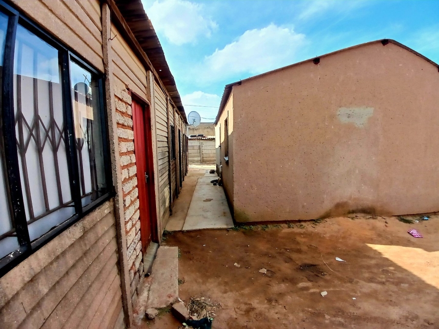  Bedroom Property for Sale in Bluegum View Gauteng