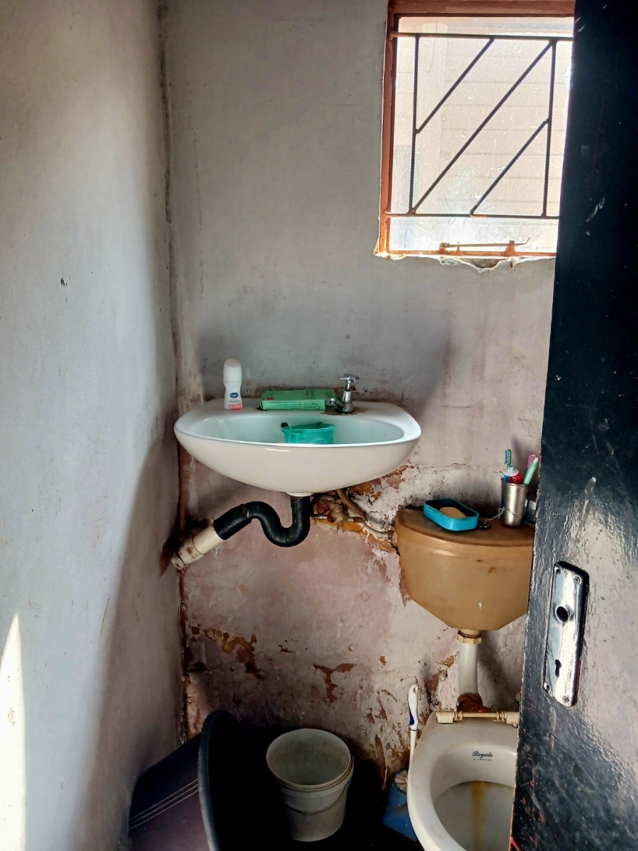  Bedroom Property for Sale in Bluegum View Gauteng