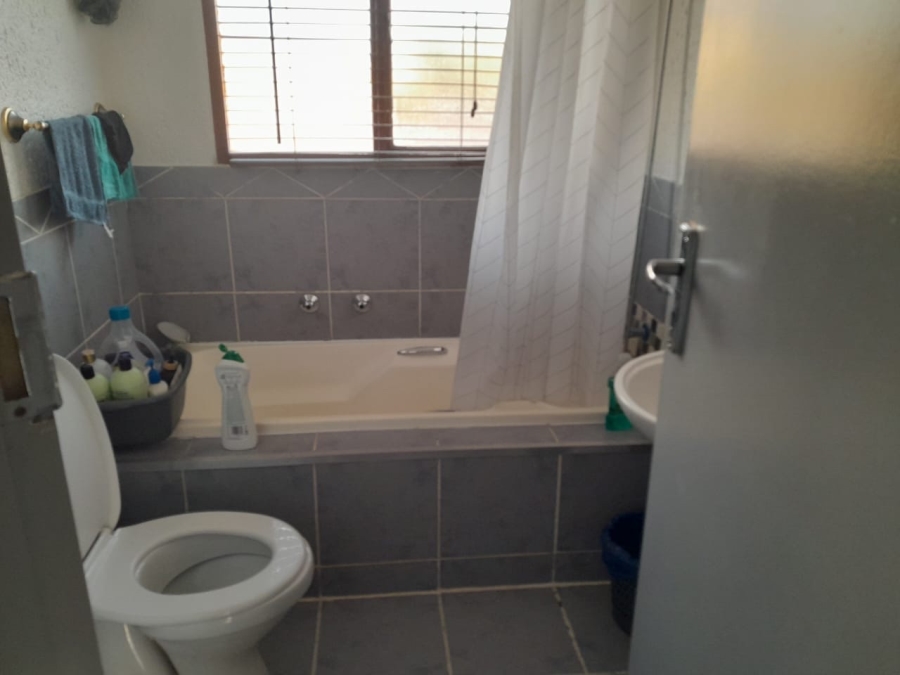 1 Bedroom Property for Sale in Bromhof Gauteng