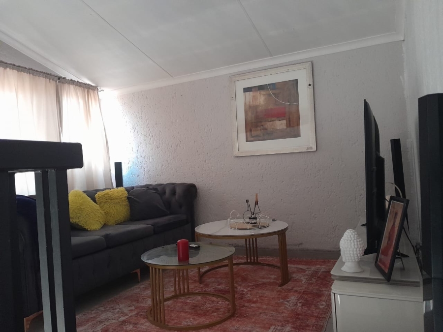 1 Bedroom Property for Sale in Bromhof Gauteng