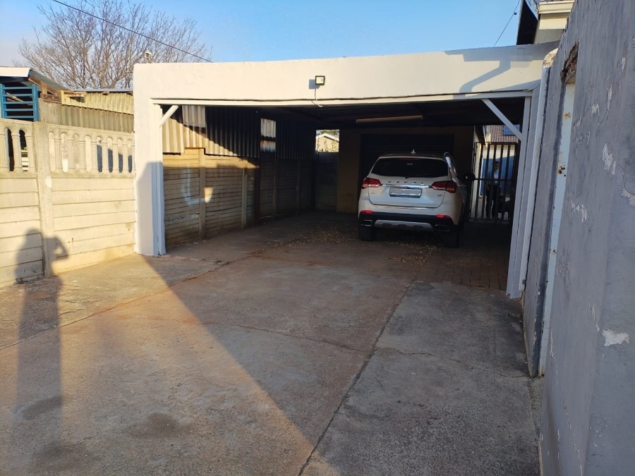 3 Bedroom Property for Sale in Strubenvale Gauteng