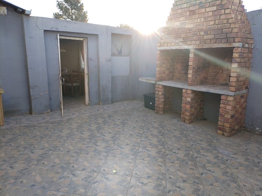 3 Bedroom Property for Sale in Strubenvale Gauteng