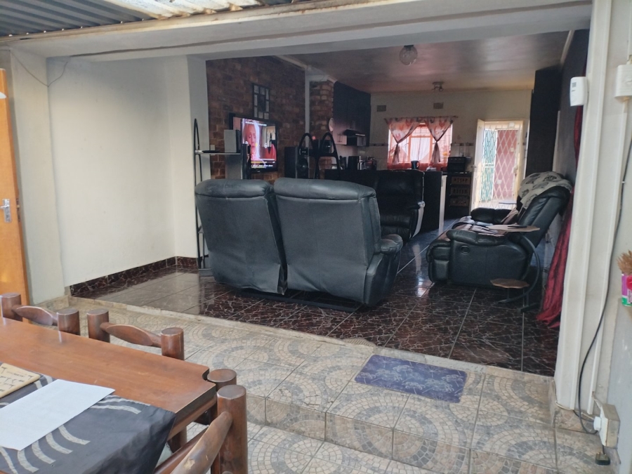 3 Bedroom Property for Sale in Strubenvale Gauteng