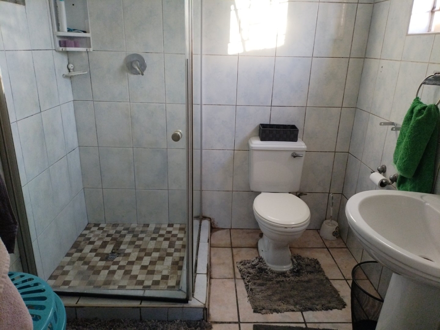 3 Bedroom Property for Sale in Strubenvale Gauteng