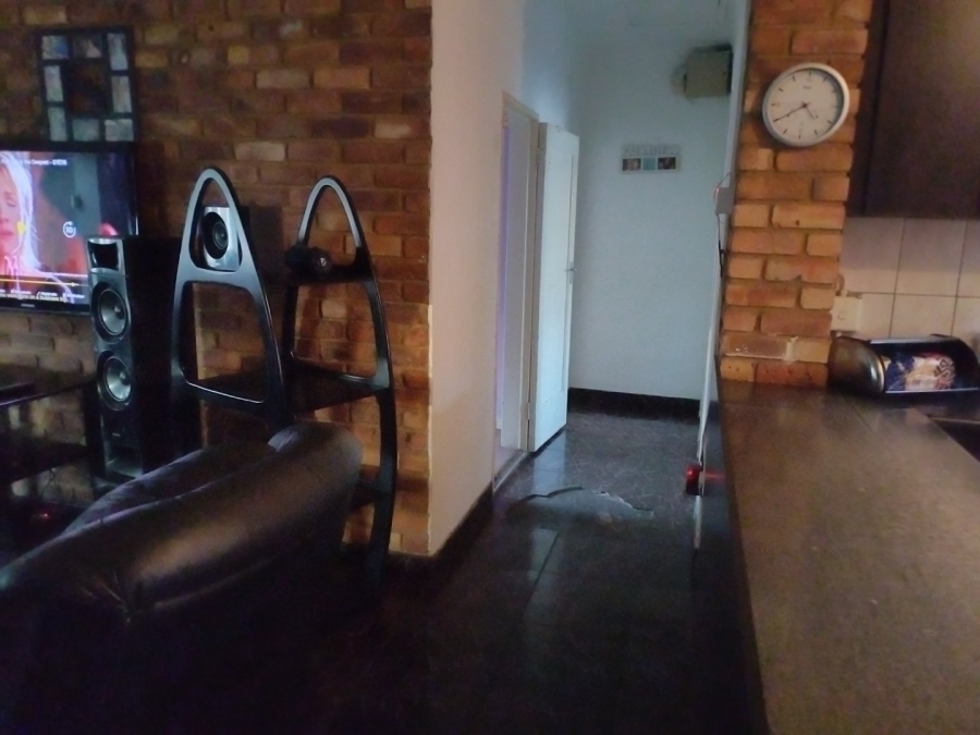 3 Bedroom Property for Sale in Strubenvale Gauteng