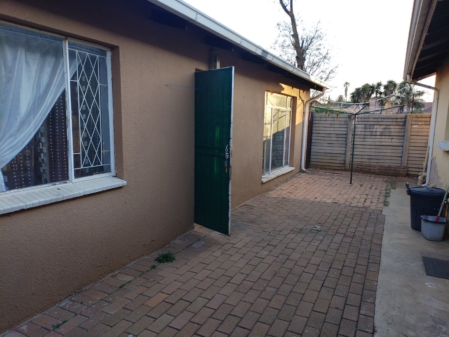 3 Bedroom Property for Sale in Strubenvale Gauteng