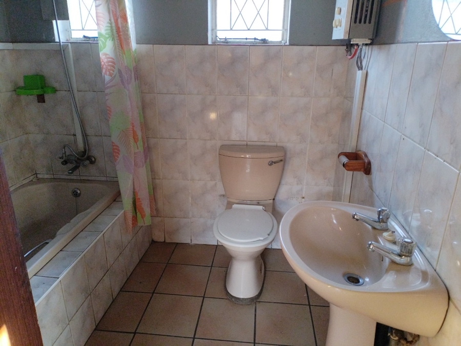 3 Bedroom Property for Sale in Strubenvale Gauteng