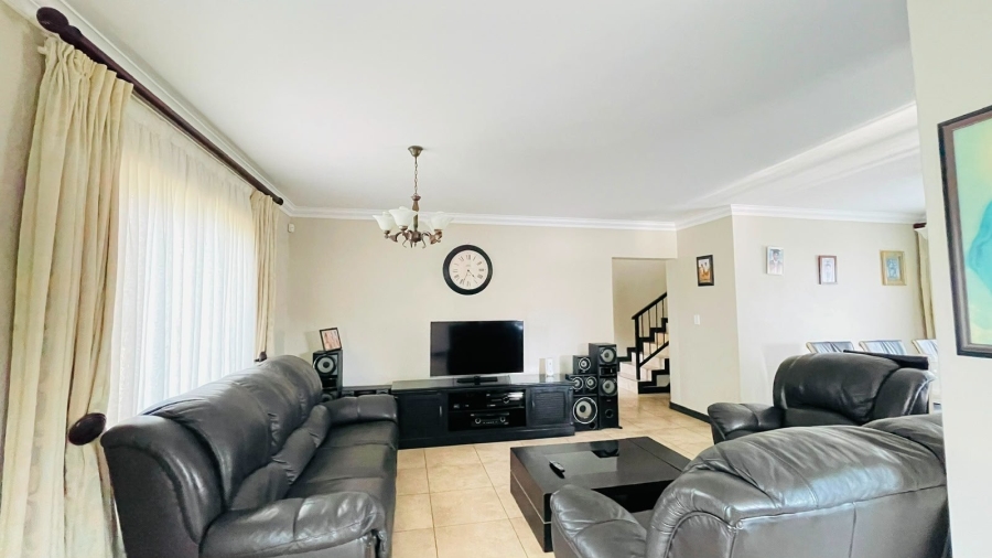 3 Bedroom Property for Sale in Thatchfield Estate Gauteng