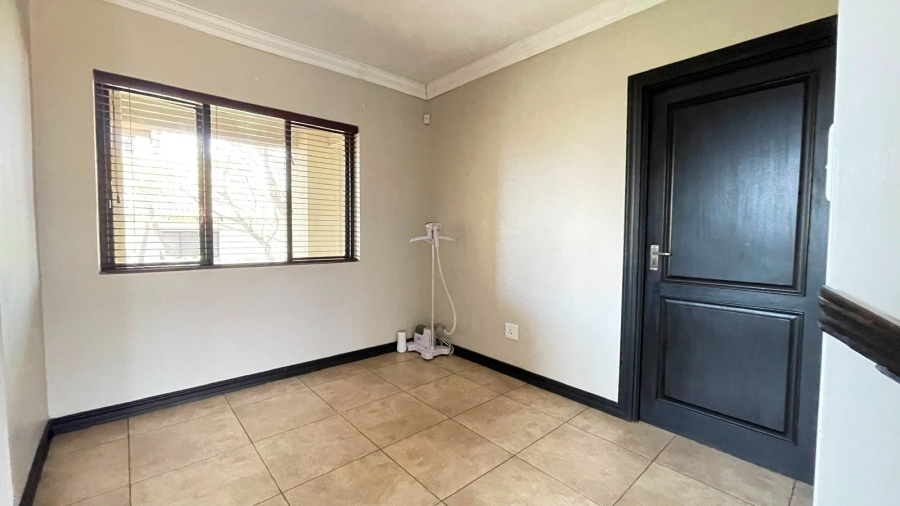 3 Bedroom Property for Sale in Thatchfield Estate Gauteng