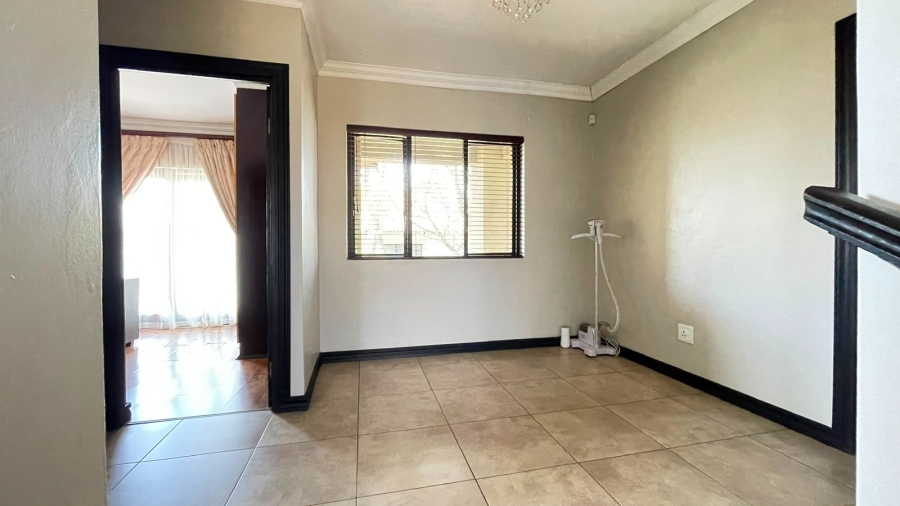 3 Bedroom Property for Sale in Thatchfield Estate Gauteng